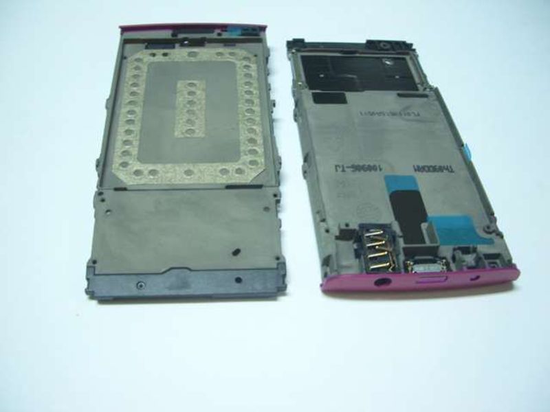 Carcasa Central Nokia X3-02 Rosa con Altavoz y Conector Accesori