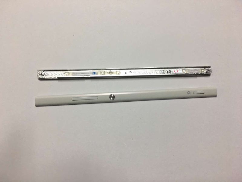 Embellecedor Lateral Derecho (Botones) Sony Xperia XA1 G3121, G3123, G3125 Blanco