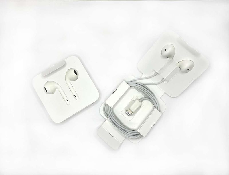 Auriculares Accesorios Apple EarPods con Conector Lightning