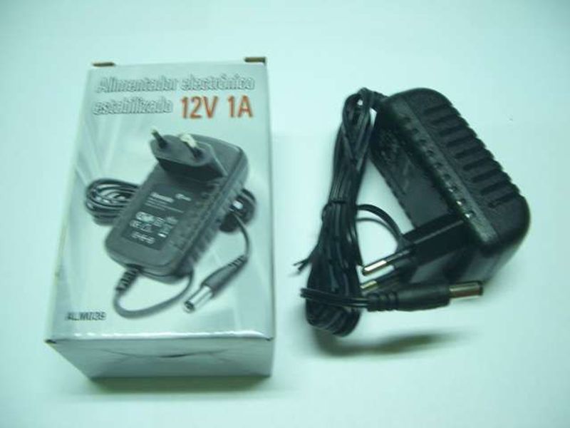 Alimentador Electrónico Universal 12vcc/1,0A Jack 5,5x2,1x12,0mm Cargador Tablet