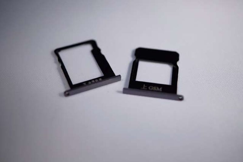 Bandeja Micro Sim + Nano Sim o Tarje Memoria Huawei P7 Gris