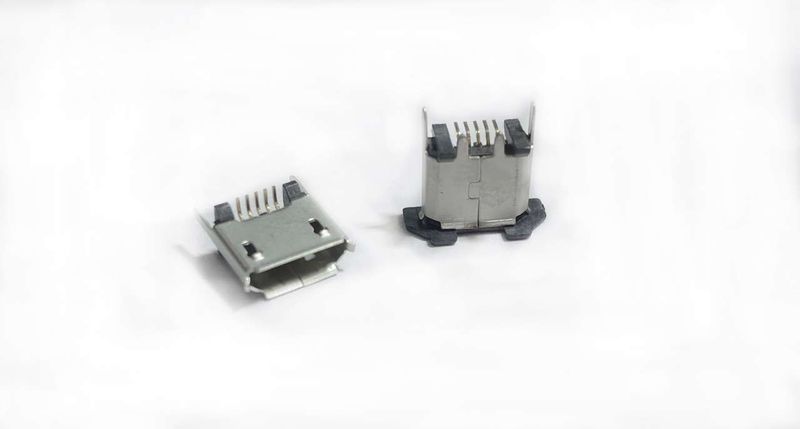 Conector Carga MicroUSB Vertical Garmin EDGE 820