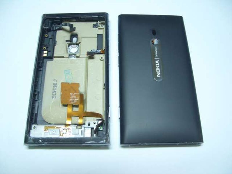 Carcasa Trasera Nokia Lumia 800 Negra con Flex Bandeja Sim y Tapa Tarjeta de Mem