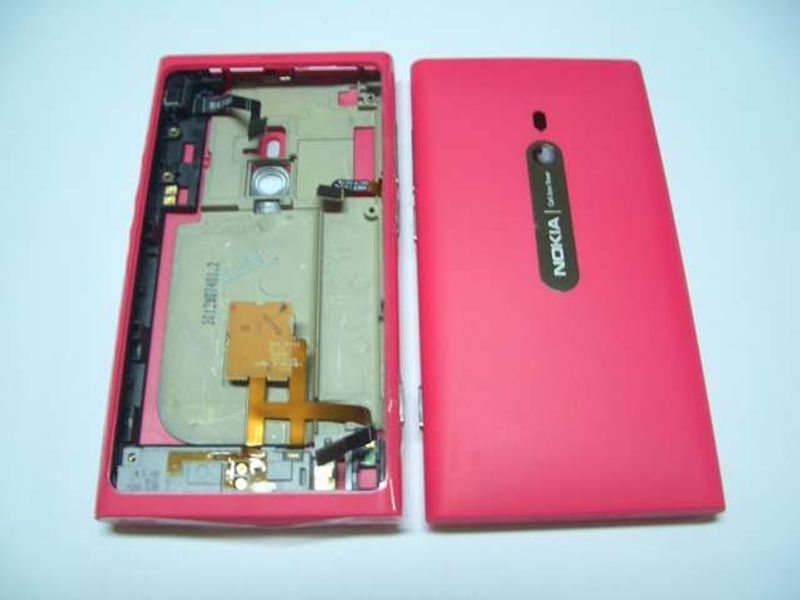 Carcasa Trasera Nokia Lumia 800 Roja con Flex Bandeja Sim y Tapa Tarjeta de Memo