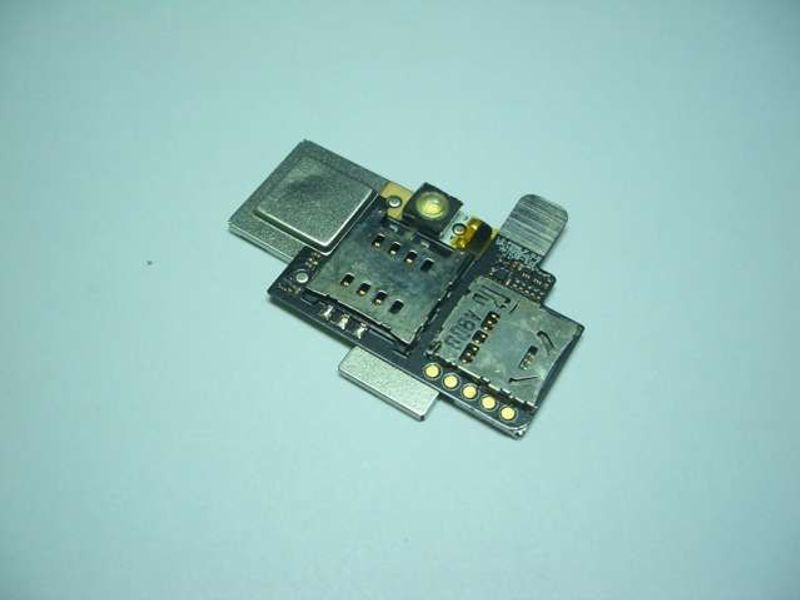 Cable Flex con Lector Sim y Tarjeta de Memoria LG P990